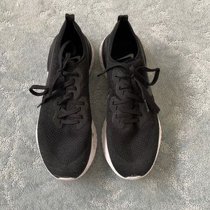 Nike men’s epic react flyknit sneakers 10.5